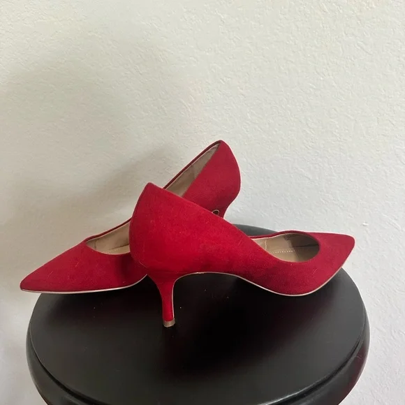Charles by Charles David red seude pumps - Picture 4 of 6